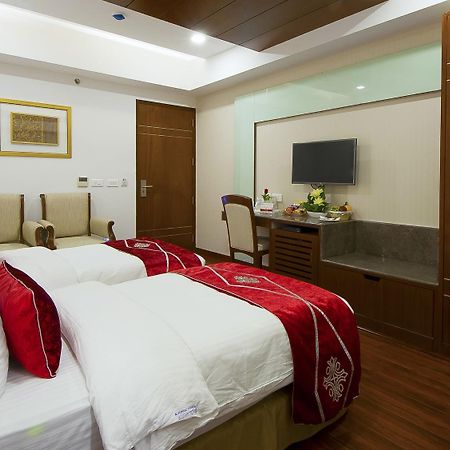 Hotel Swaran Palace Dillí Exteriér fotografie