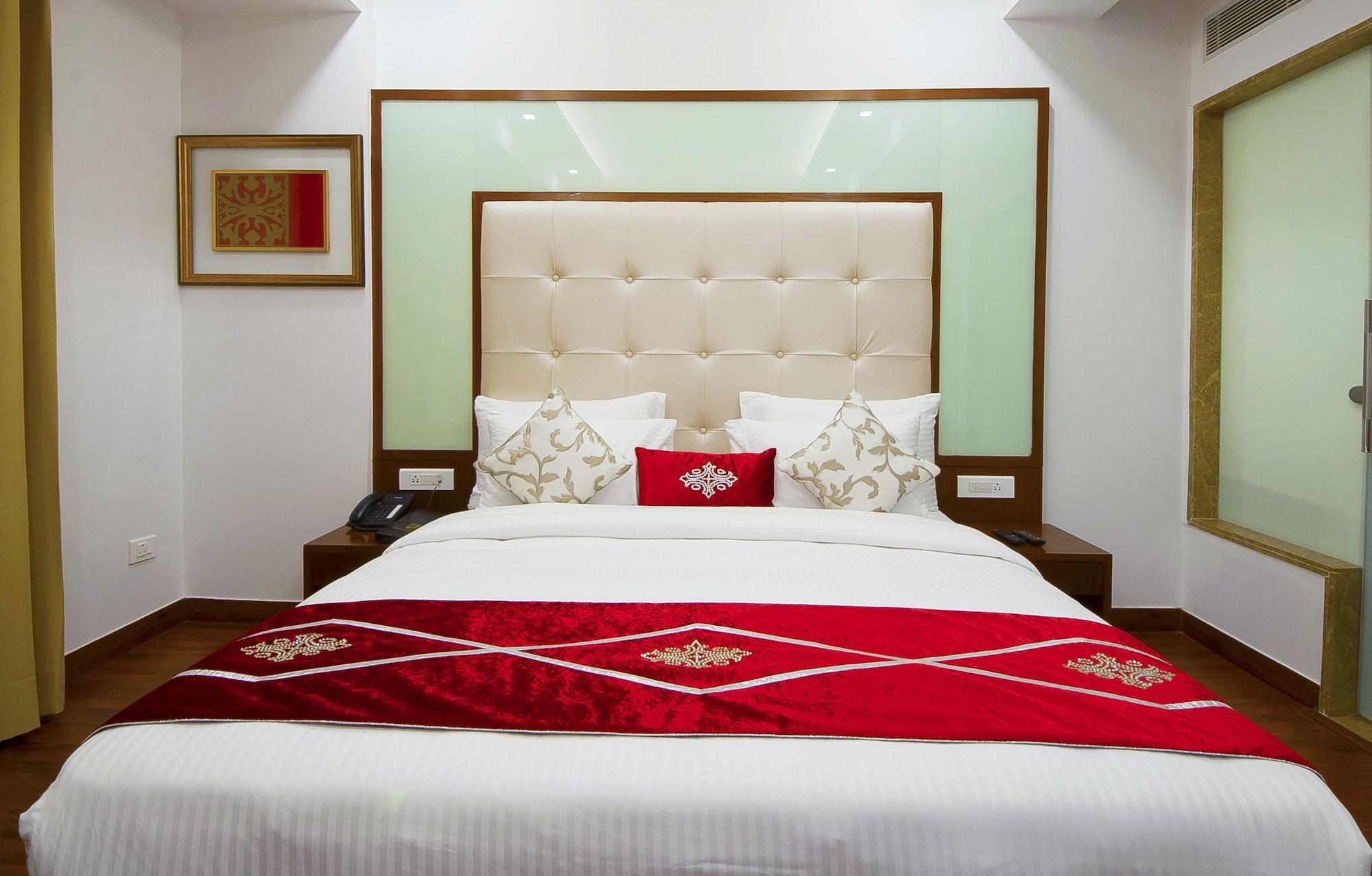 Hotel Swaran Palace Dillí Exteriér fotografie