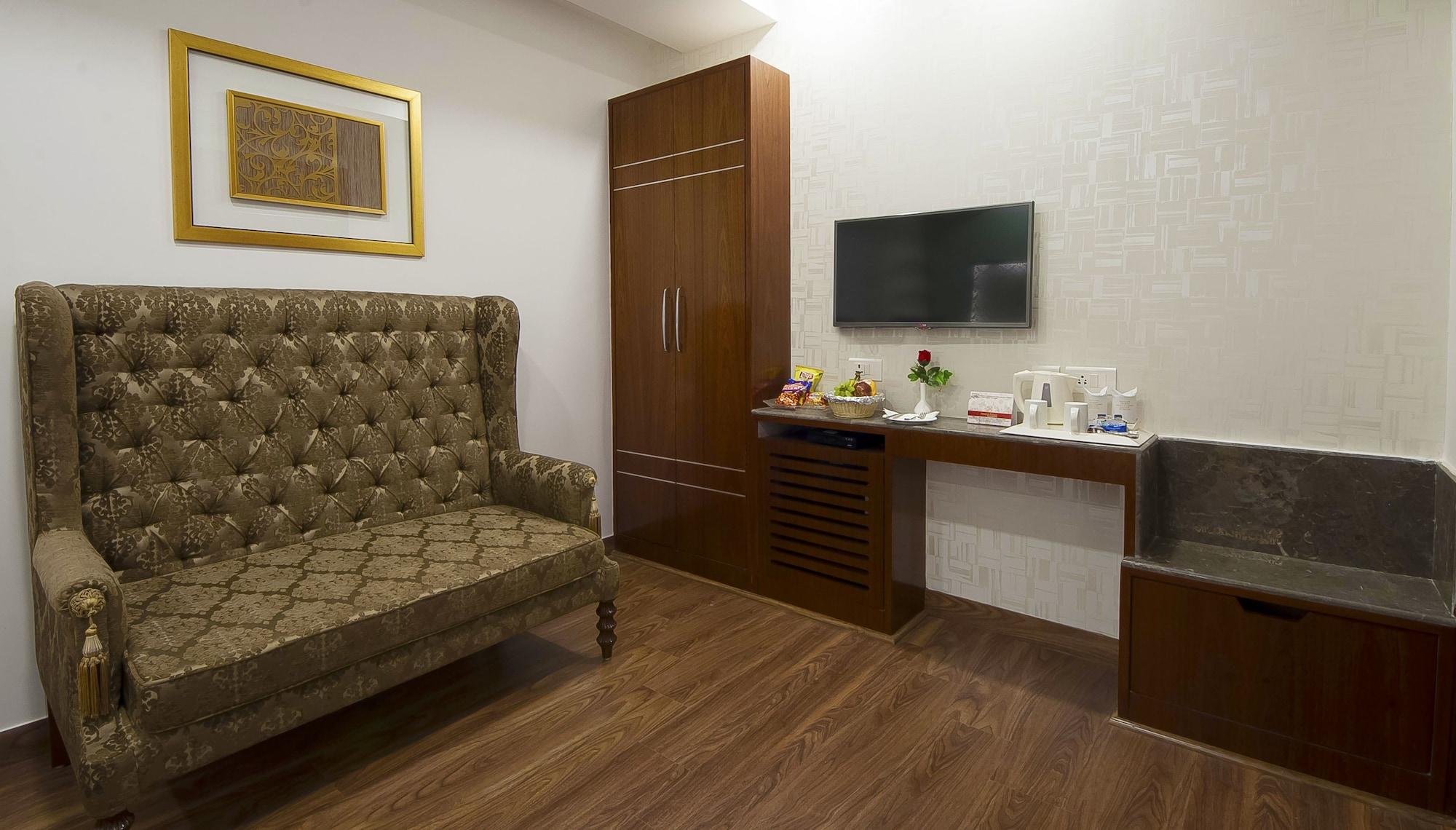 Hotel Swaran Palace Dillí Exteriér fotografie