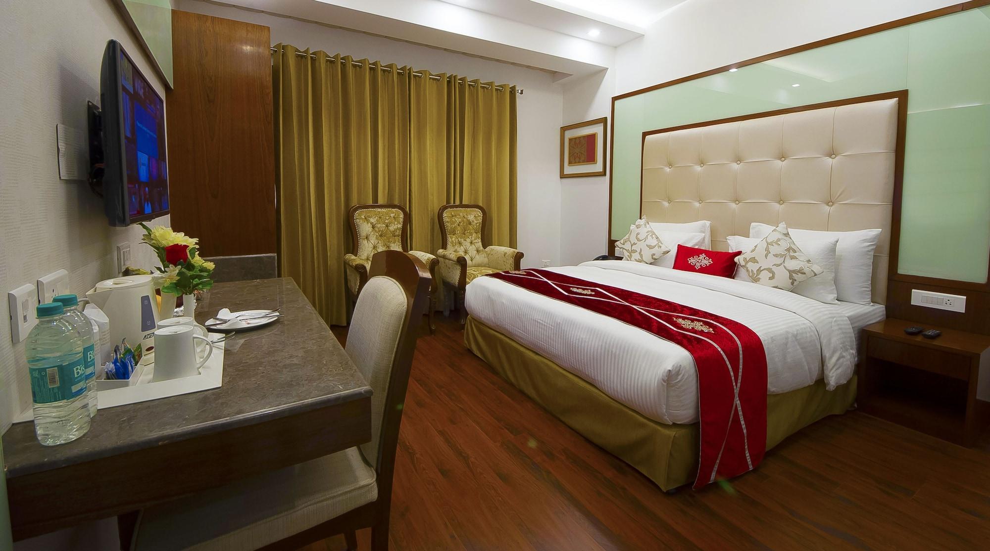 Hotel Swaran Palace Dillí Exteriér fotografie
