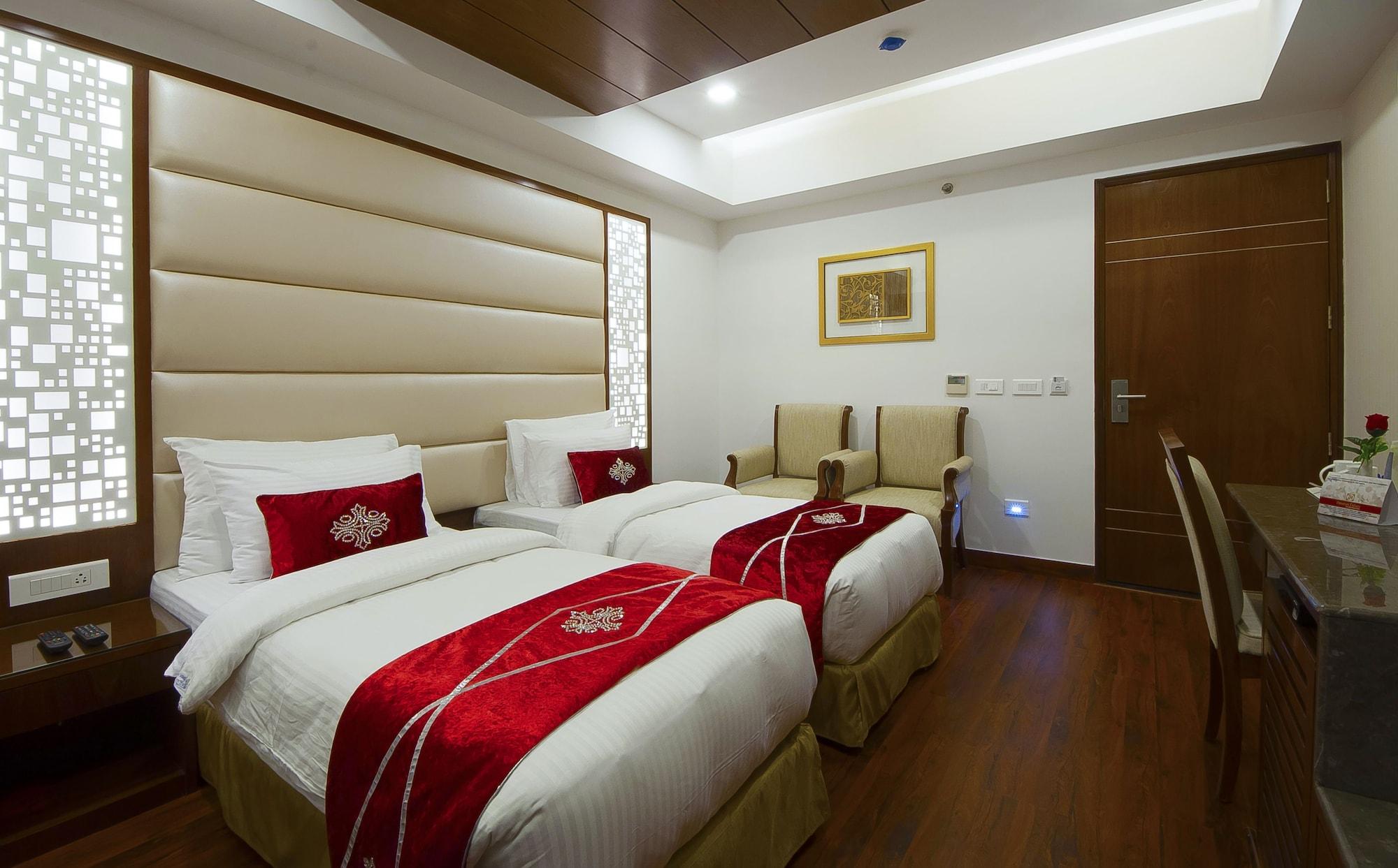 Hotel Swaran Palace Dillí Exteriér fotografie