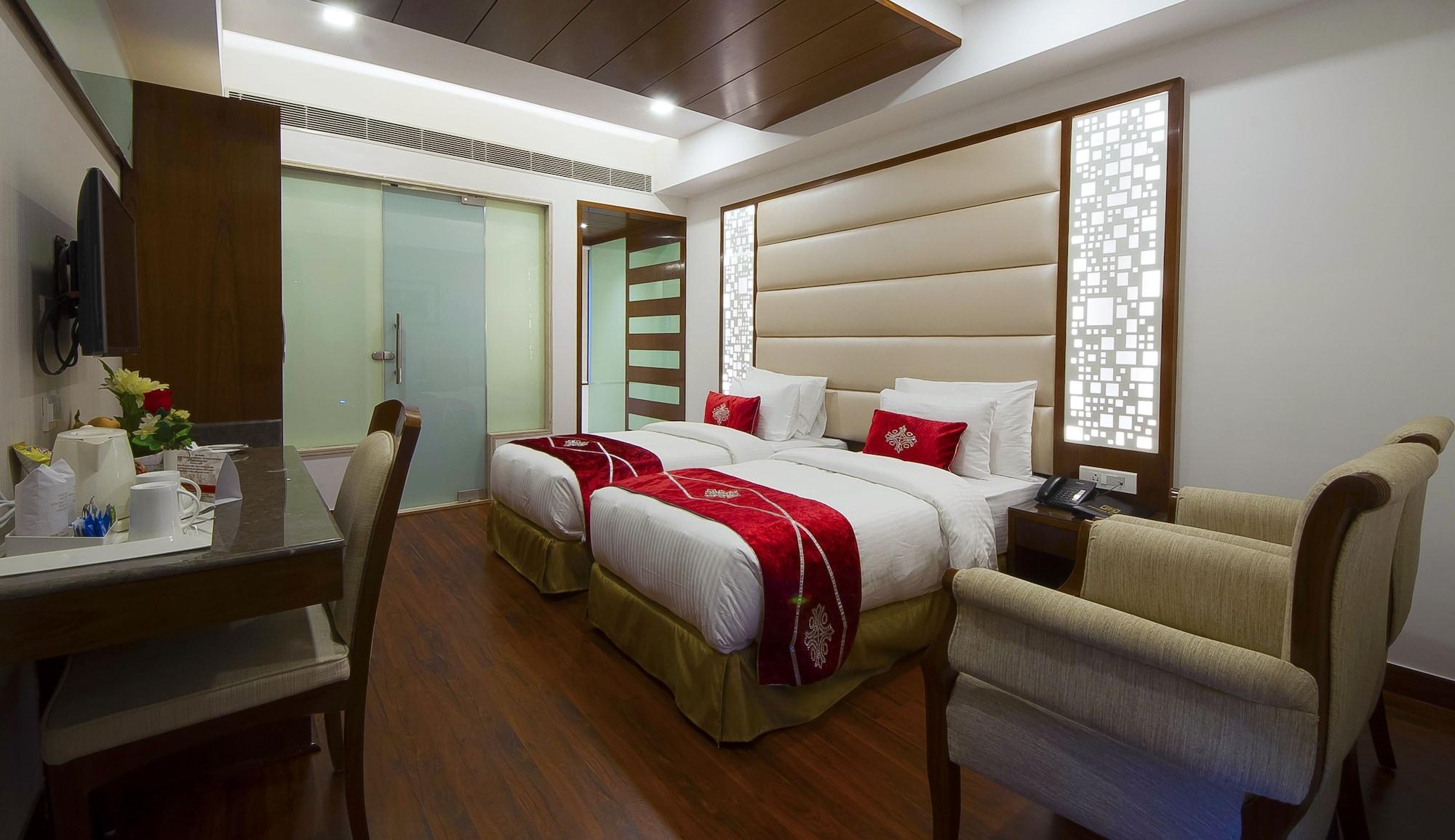 Hotel Swaran Palace Dillí Exteriér fotografie