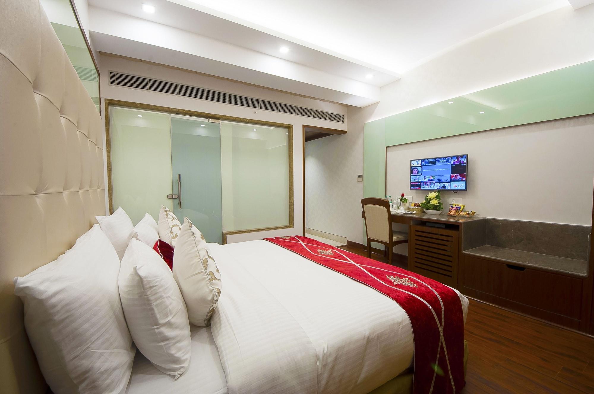 Hotel Swaran Palace Dillí Exteriér fotografie