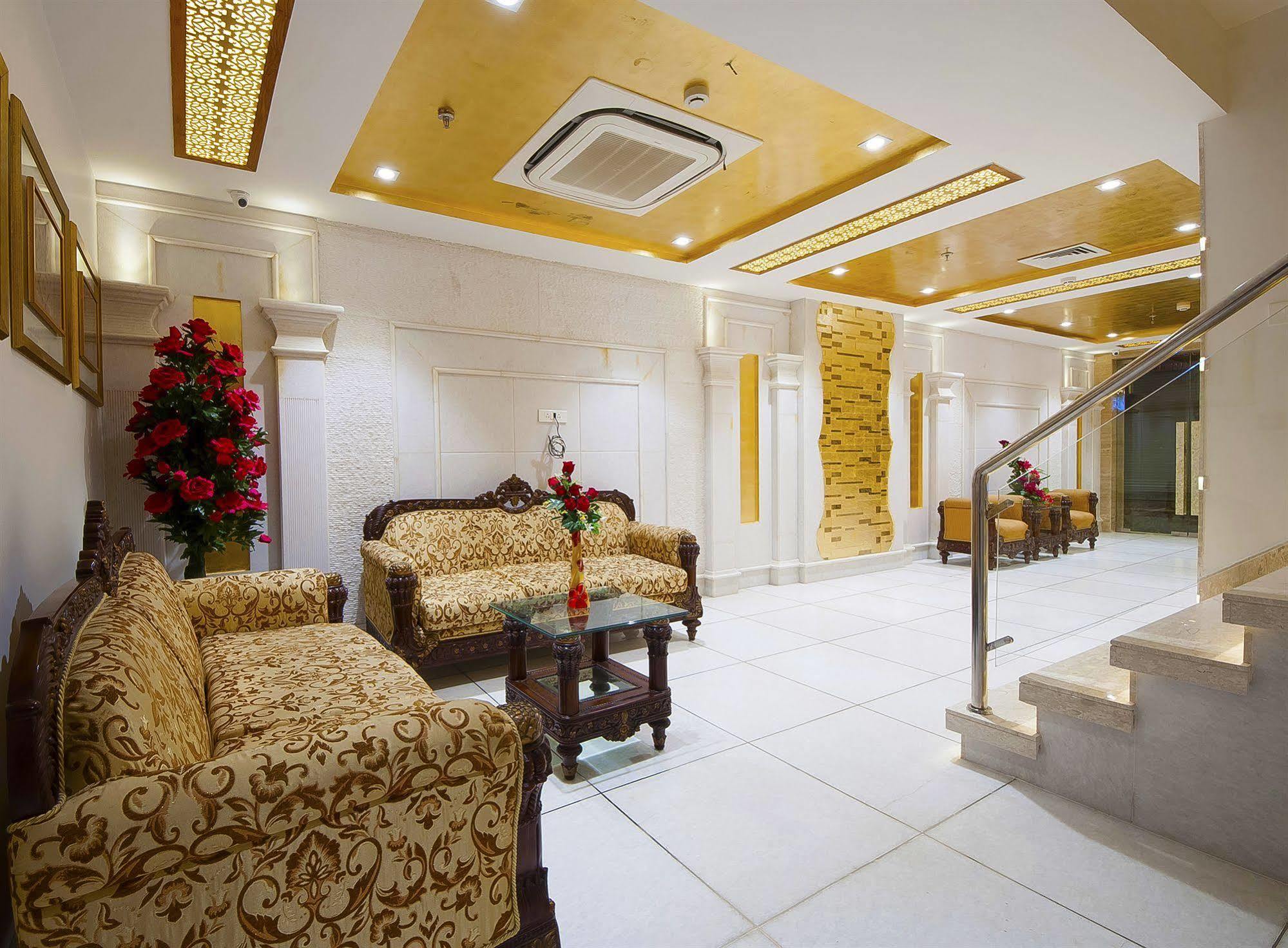 Hotel Swaran Palace Dillí Exteriér fotografie