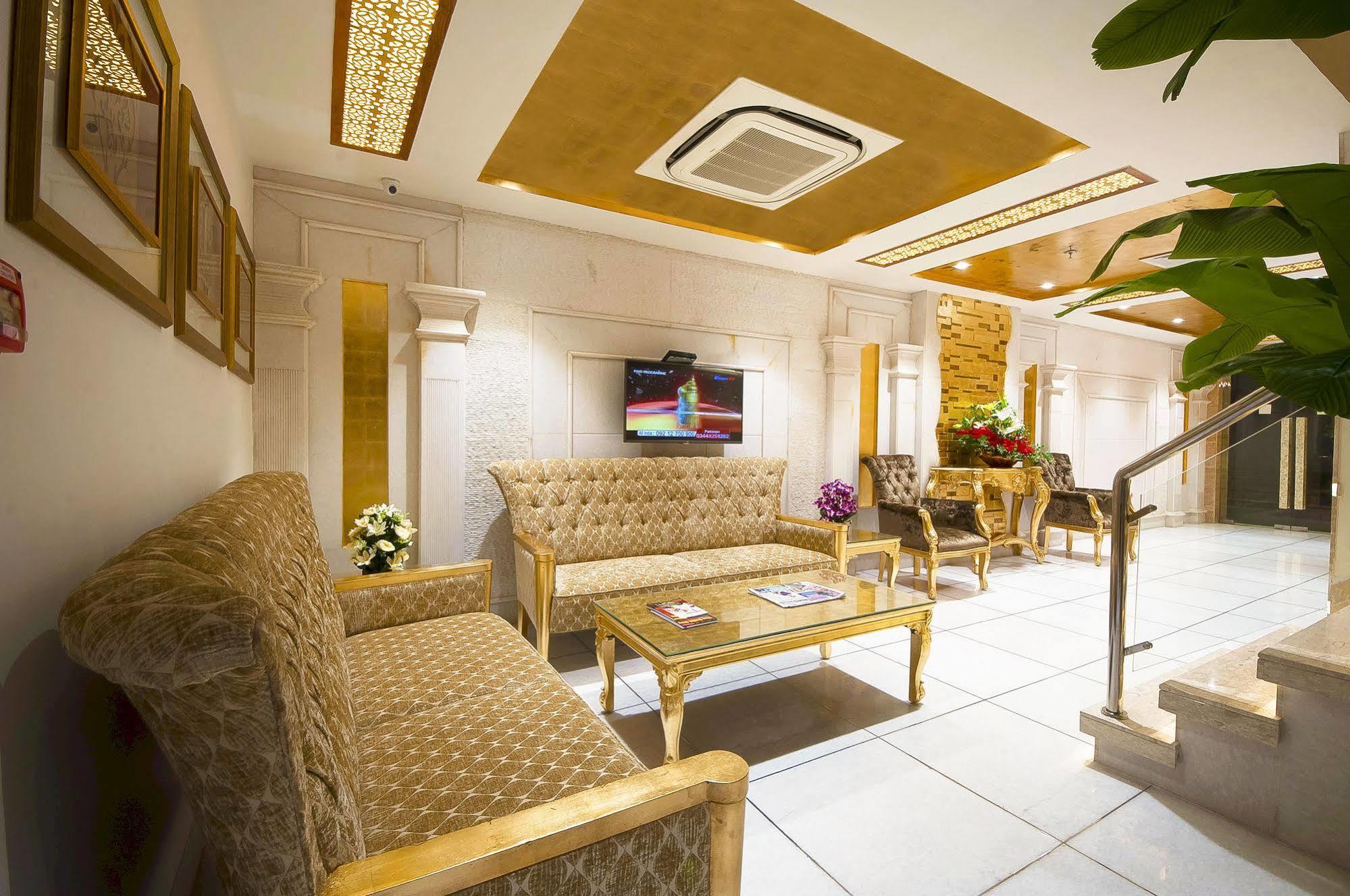 Hotel Swaran Palace Dillí Exteriér fotografie