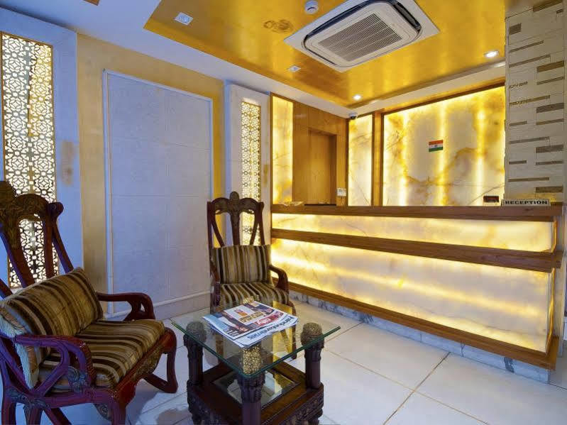 Hotel Swaran Palace Dillí Exteriér fotografie