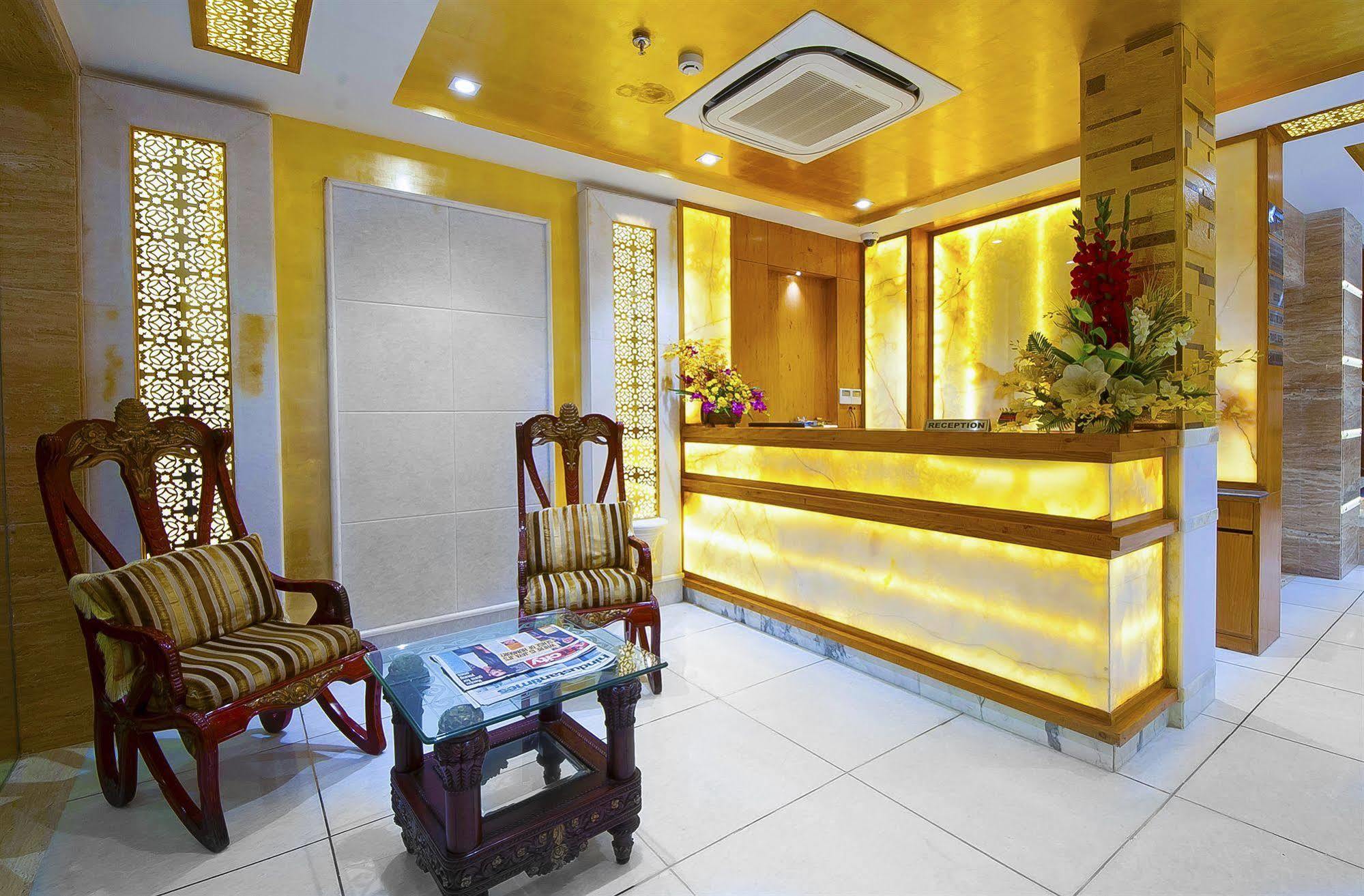 Hotel Swaran Palace Dillí Exteriér fotografie