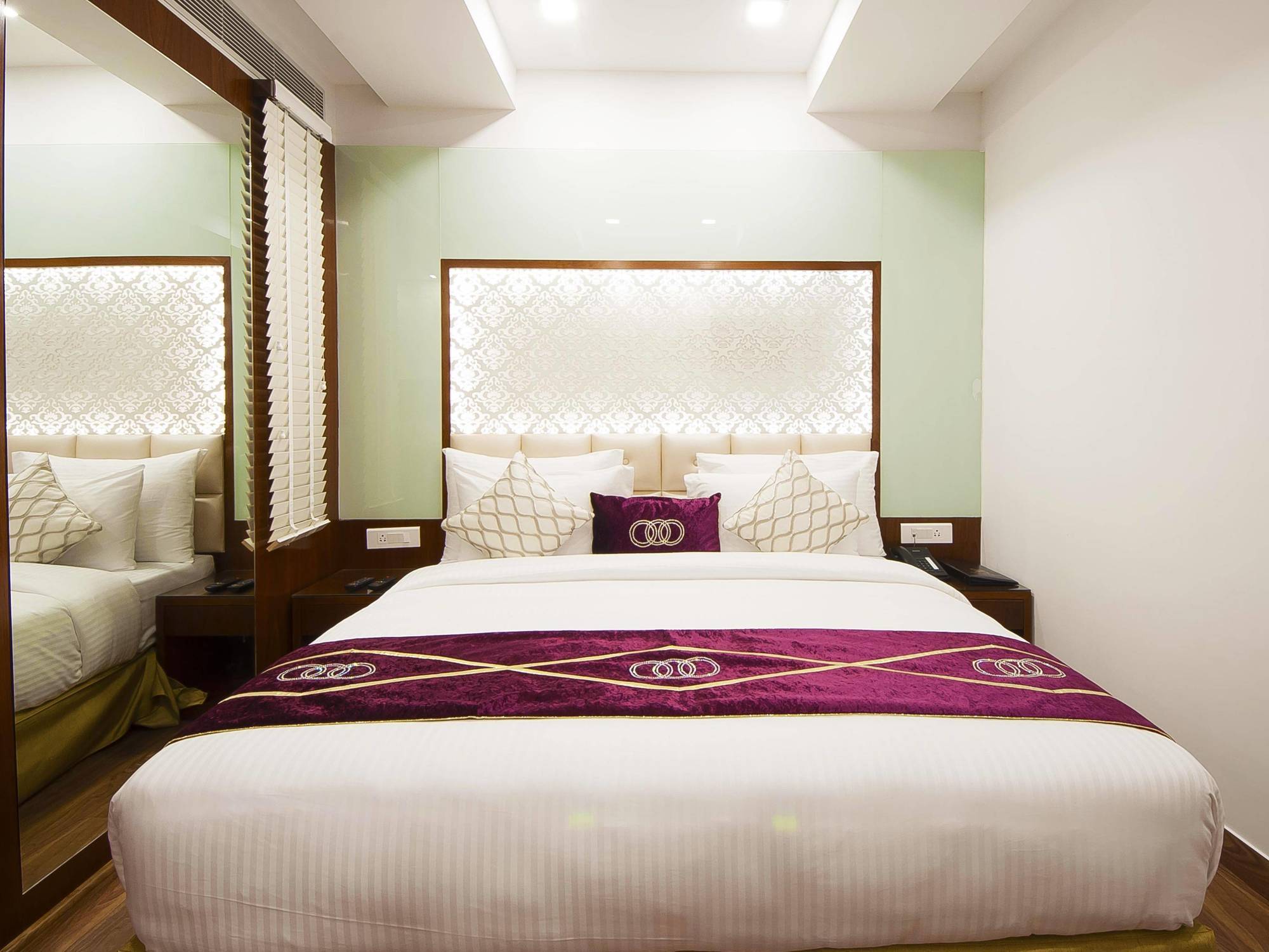 Hotel Swaran Palace Dillí Exteriér fotografie
