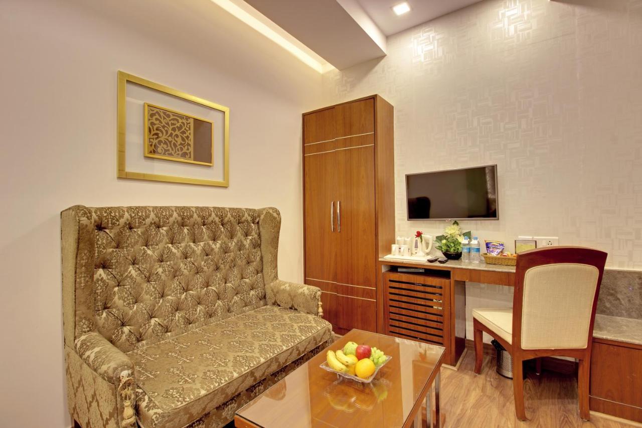 Hotel Swaran Palace Dillí Exteriér fotografie