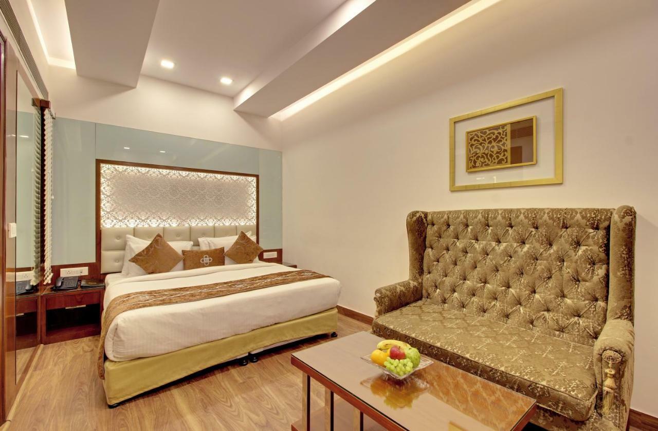 Hotel Swaran Palace Dillí Exteriér fotografie